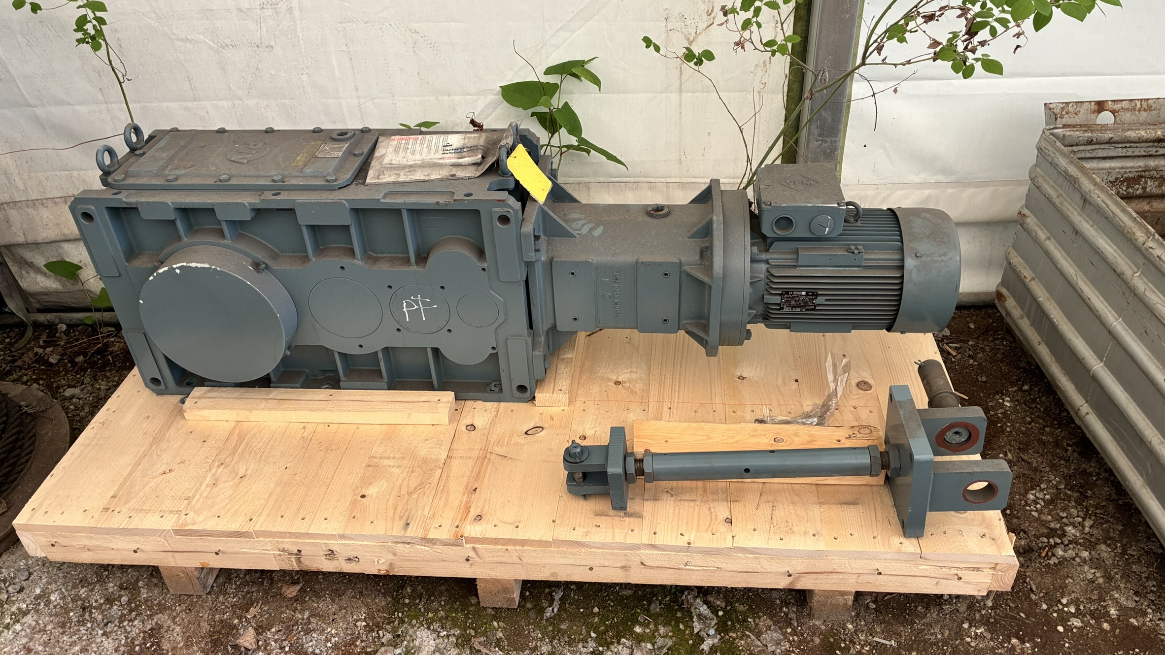 PIV Drives KPLD25-R1Q-H11-224 Getriebemotor 10,4 kW Übersetzung 230:1